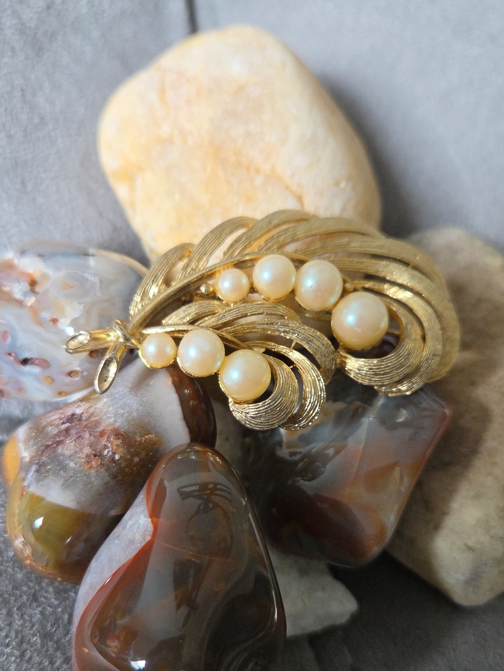 Vintage M. J EMT Gold-Tone Brooch With Simulated Pearls.